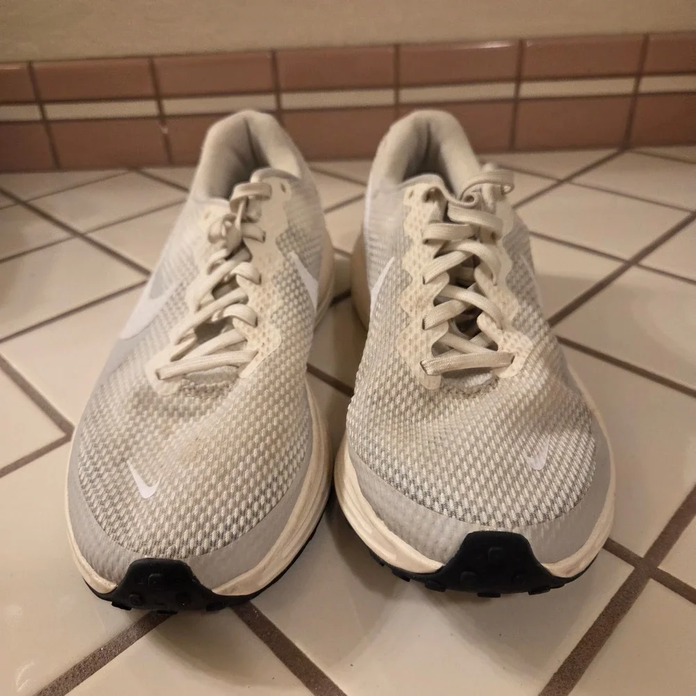 Nike Revolution 7 Men Running Shoes Summit White Light Bone HJ8485-101 Size 10
